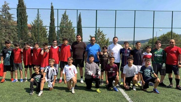 Müdür Çay'dan Öğrencilere Dostluk Maçı Sürprizi