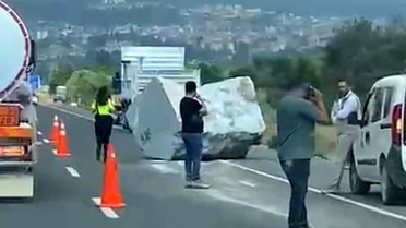 Yatağan-Bodrum Yolunda Mermer Blok Faciası