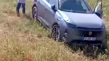 Siirt'te Otomobil Şarampole Yuvarlandı!