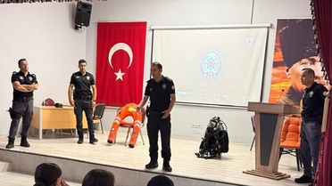 Öğrencilere Rip Akıntısı Eğitimi
