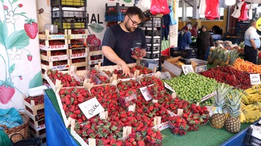 Bolu Pazarı'nda Yaz Meyveleri Başladı