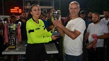 Şehitler Anısına Düzenlenen Futbol Turnuvasında Sarıkadı Şampiyon