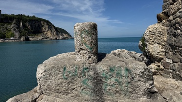 Amasra'daki Direkli Kaya'ya Vandallık