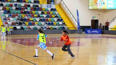 Balıkesir'de 43 bin öğrenci geleneksel oyunlarla buluştu
