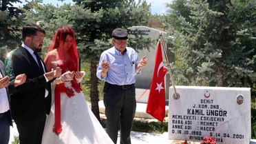 En mutlu gününde ismini aldığı şehit amcasını unutmadı
