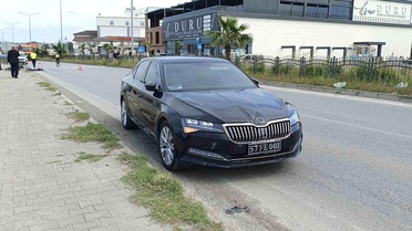 Erfelek Belediye Başkanı'nın makam aracının çarptığı bisikletli yaralandı