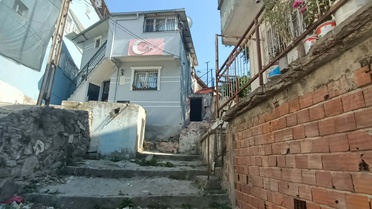 Boşandığı eşi tarafından kezzaplı saldırıya uğrayan kadın hastanede hayatını kaybetti