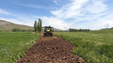 Gökçedere'de bozulan dağ ve arazi yollarında çalışma başlatıldı