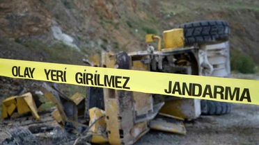 Kırıkkale'de İş Makinesi Uçurumdan Düştü