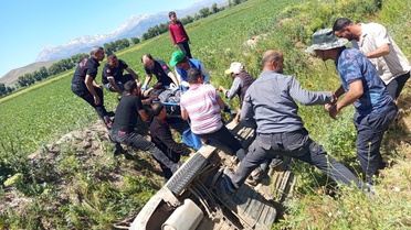 Kahramanmaraş’ta otomobil sulama kanalına uçtu: 4 yaralı