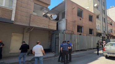 Kentsel dönüşüm binasında kaçak malzeme sökerken canından oldu