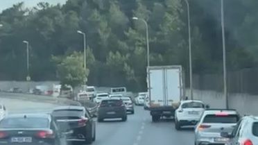 Ambulansa Fermuar Yöntemiyle Yol Verildi