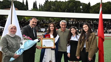Manisa CBÜ'den 503 öğrenci mezun oldu