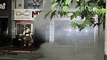 Manisa'da medikal ürünler satan iş yerinde yangın