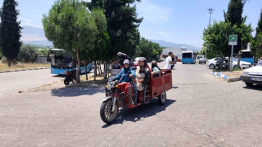 Manisa'da yeni mezarlık projesine traktörlü tepki