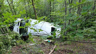 Kumru'da Minibüs Uçurumdan Yuvarlandı: 10 Yaralı