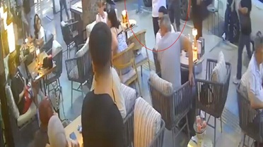 Bıçaklı Kavga: Öğrenci Kafeye Sığındı