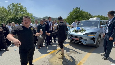 Taraklı'da Damat Şov: Çiftetelli ve Emzik