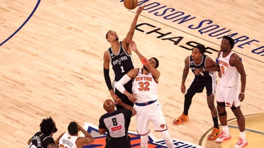 Spurs, Knicks'i Yendi ve Seride İlk Galibiyetini Aldı