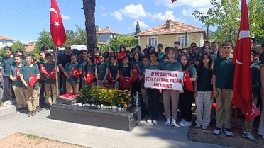 Şehit öğretmen Şenay Aybüke Yalçın anıldı