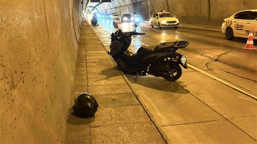 Bomonti-Dolmabahçe Tüneli'nde yola dökülen yağ kazaya neden oldu: 3 yaralı