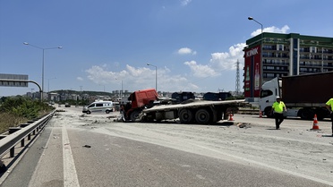 Bursa'da Kamyon Kazası: Sürücü Hayatını Kaybetti