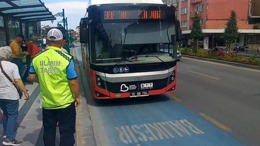 Büyükşehir ekipleri güvenli ve konforlu ulaşım için sahada