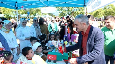 Çayırova'da çevre şenliği renkli görüntülere sahne oldu