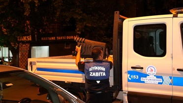 Denizli'de zabıta ekiplerinden seyyar satıcı operasyonu