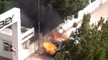 Diyarbakır'da Otomobil Alev Aldı