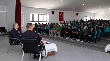 Kariyer Buluşmaları'na ERÜ Rektörü Katıldı