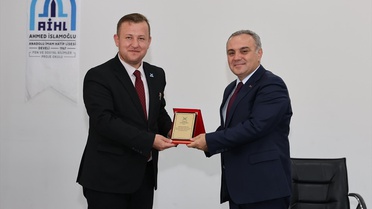 Rektör Altun Öğrencilerle Buluştu