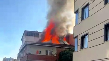 Gebze'de 3 Katlı Bina Yangını