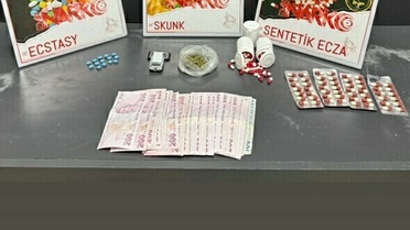 İzmir'de Uyuşturucu Operasyonu: 33 Gözaltı