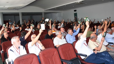 Karşıyaka Kongresi: Aday Yoksa Kayyum Geliyor