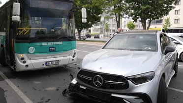 Kayseri'de Otobüs ile Araç Çarpıştı