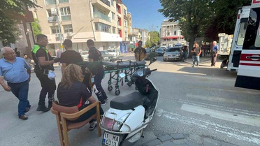 Bilecik'te Trafik Kazası: Esnaf Yardıma Koştu