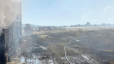 Köşk'te kamyon küle döndü, ekinler yandı