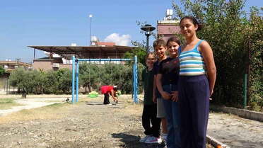 Oyun parkındaki yangın çocukları üzdü