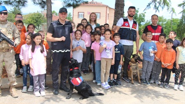 Jandarma Yıl Dönümünde Öğrencilere Etkinlik
