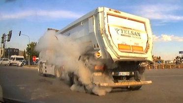 Kahramanmaraş'ta Kamyonun Lastiği Patladı