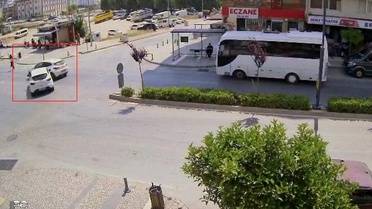 Manavgat'ta Otomobil Çarpışması