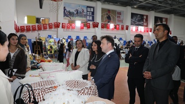 Başkale'de Yıl Sonu Sergisi Düzenlendi