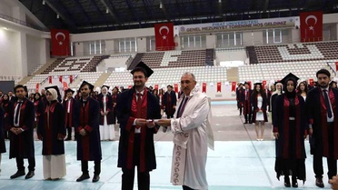 Fırat Üniversitesi Tıp Fakültesi 38. dönem mezunlarını uğurladı