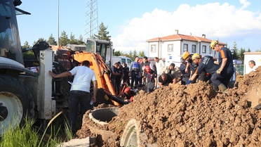 Kastamonu'da Toprak Altında Kalan İşçi Kurtarılıyor