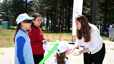 Manisa'da çocukların uçurtma şenliği neşesi