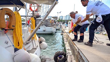 Mersin'de deniz dibinden çıkan atıklar şaşırttı