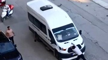 Elazığ'da Minibüse Saldırı