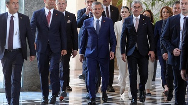 Özgür Özel'in yol haritası netleşti! Yeni parti için tarih belli oldu