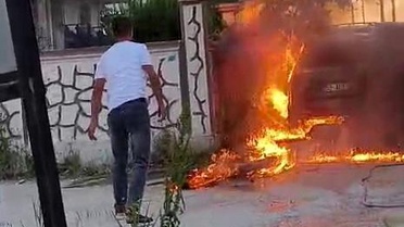 Kapaklı'da Park Halindeki Araçta Yangın
